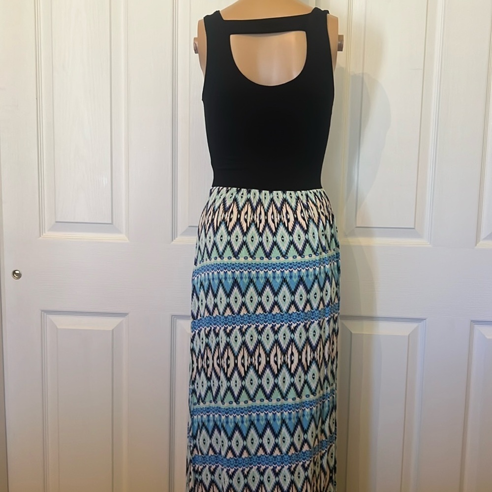 Gilli SzS sleeveless maxi dress . Black knit upper . Tribal print skirt